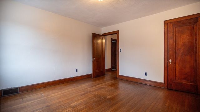 343 E 11th Ave, Tarentum, PA 15084