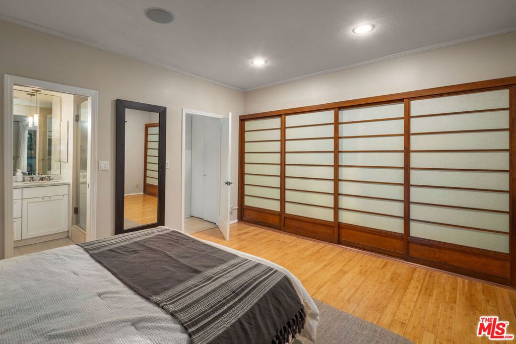 Image 18 of property listing at 1133 N Clark Street 103, West Hollywood, CA 90069
