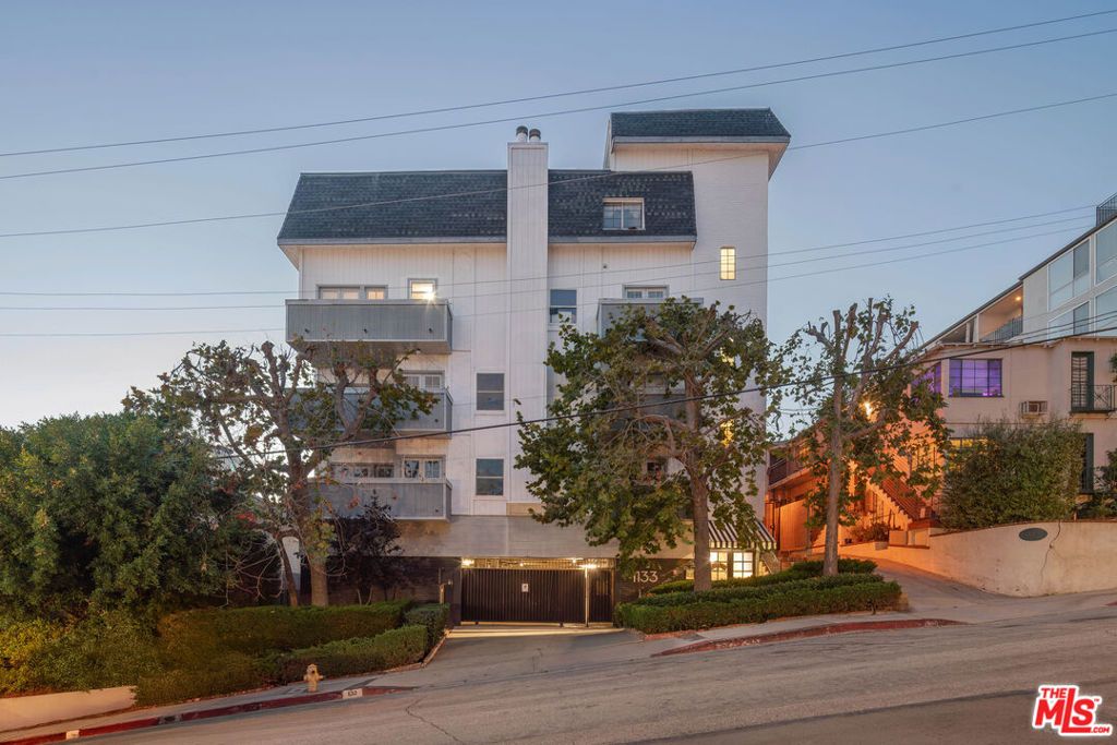 Image 28 of property listing at 1133 N Clark Street 103, West Hollywood, CA 90069