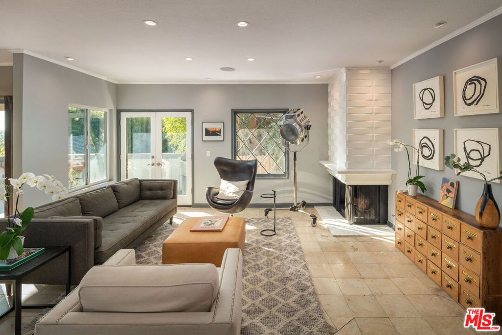 Image 5 of property listing at 1133 N Clark Street 103, West Hollywood, CA 90069