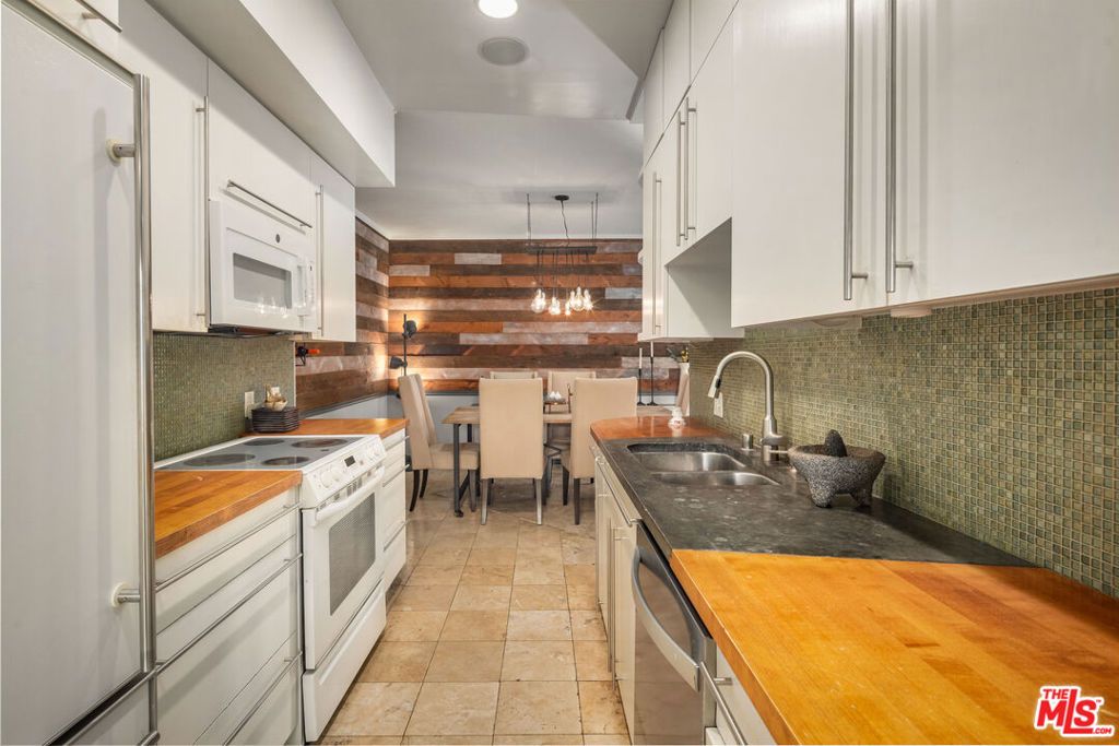 Image 8 of property listing at 1133 N Clark Street 103, West Hollywood, CA 90069