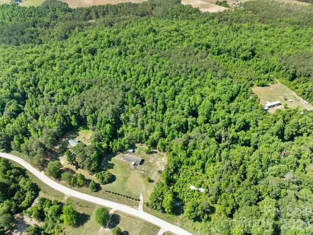 292 Longhorn Lane, Cheraw, SC 29520