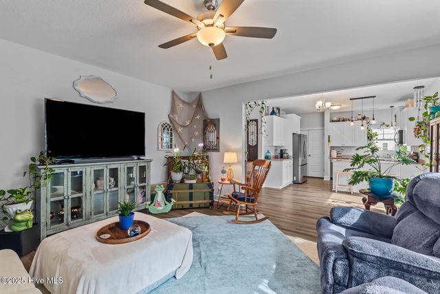 206 Baker Road, Hubert, NC 28539