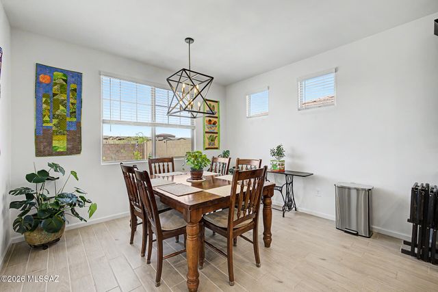 10462 E Silver Fox Drive, Tucson, AZ 85748