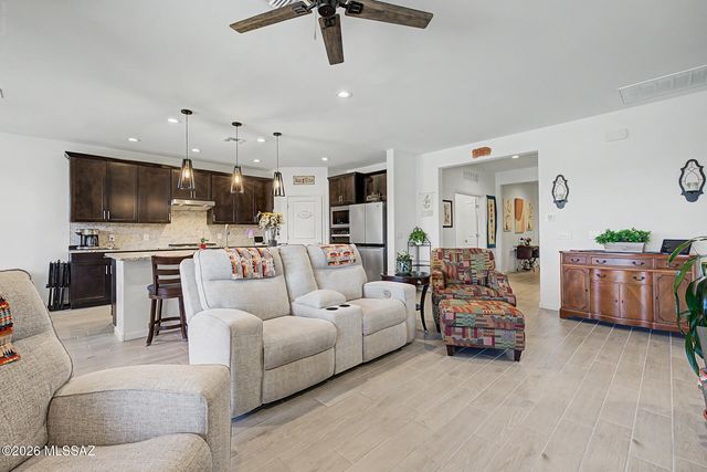 10462 E Silver Fox Drive, Tucson, AZ 85748
