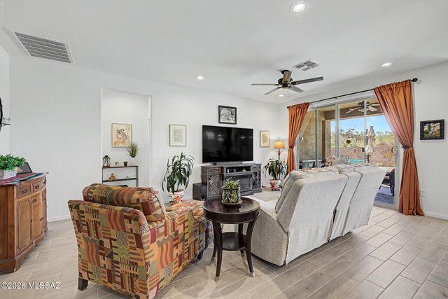 10462 E Silver Fox Drive, Tucson, AZ 85748