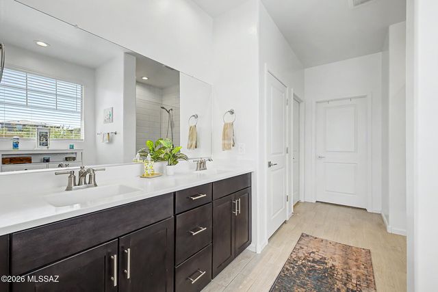 10462 E Silver Fox Drive, Tucson, AZ 85748
