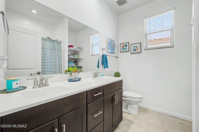 10462 E Silver Fox Drive, Tucson, AZ 85748