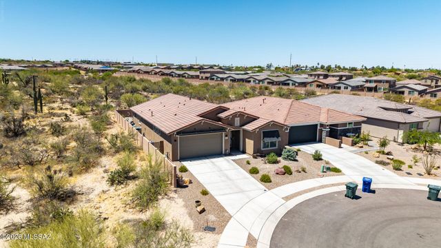 10462 E Silver Fox Drive, Tucson, AZ 85748