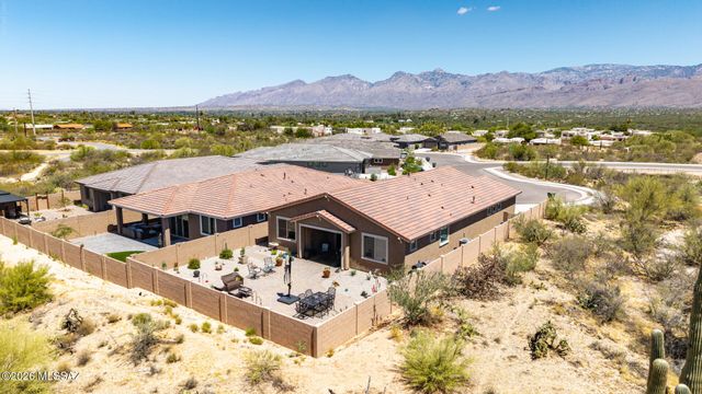 10462 E Silver Fox Drive, Tucson, AZ 85748