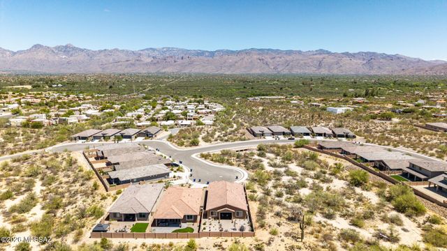 10462 E Silver Fox Drive, Tucson, AZ 85748
