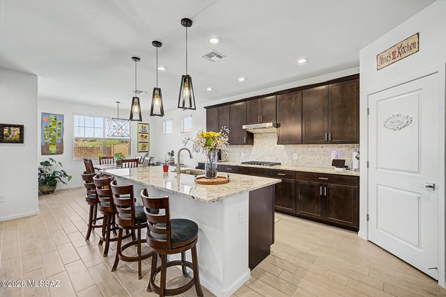 10462 E Silver Fox Drive, Tucson, AZ 85748