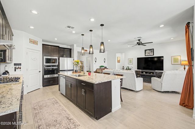 10462 E Silver Fox Drive, Tucson, AZ 85748
