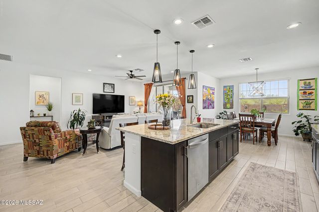 10462 E Silver Fox Drive, Tucson, AZ 85748