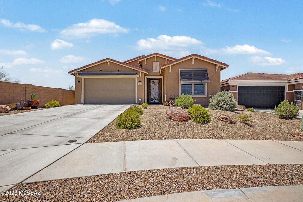 10462 E Silver Fox Drive, Tucson, AZ 85748