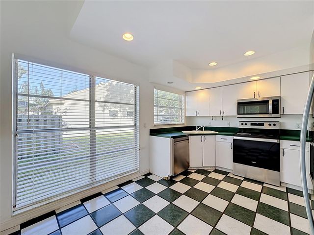 5664 25TH STREET CIRCLE E, Bradenton, FL 34203