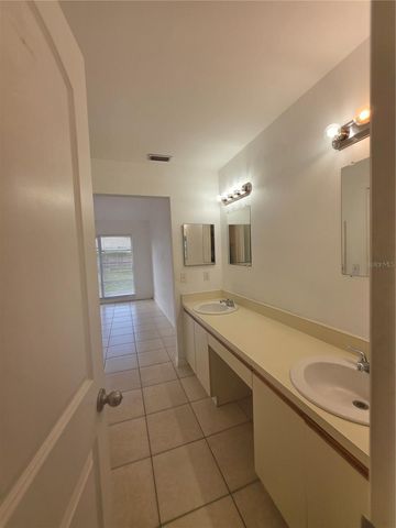 5664 25TH STREET CIRCLE E, Bradenton, FL 34203