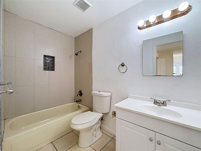 5664 25TH STREET CIRCLE E, Bradenton, FL 34203