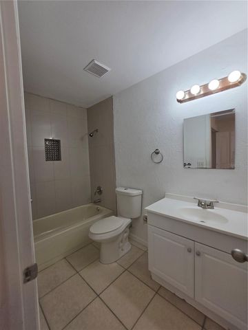 5664 25TH STREET CIRCLE E, Bradenton, FL 34203