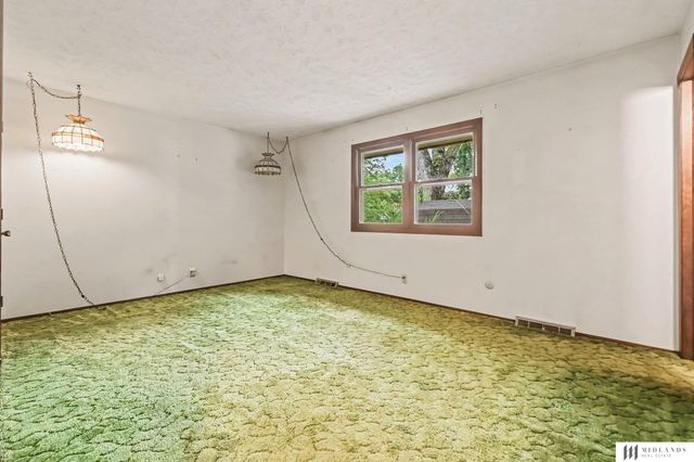 1010 Claudene Court, Bellevue, NE 68005
