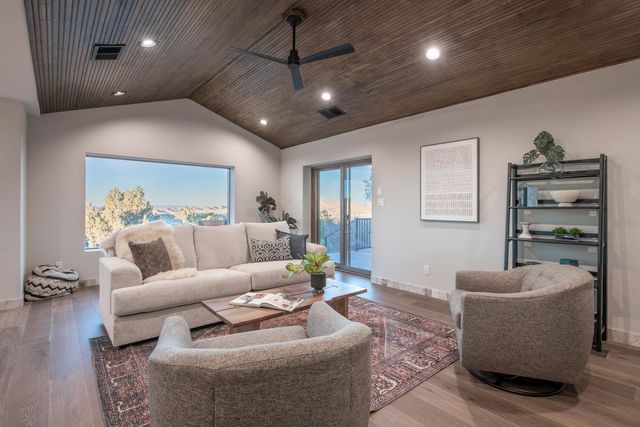 34 Camino De Los Desmontes, Placitas, NM 87043