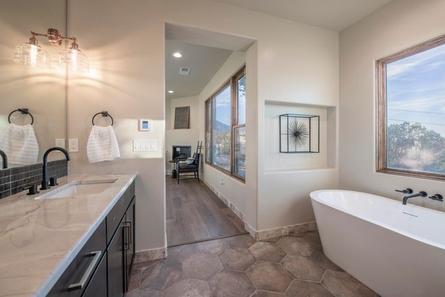 34 Camino De Los Desmontes, Placitas, NM 87043