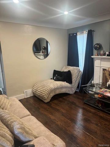 11411 Rossiter Street, Detroit, MI 48224