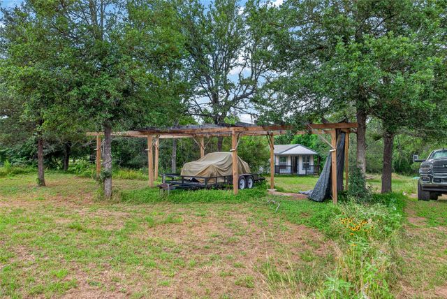 266 Beaver RD, Elgin, TX 78621