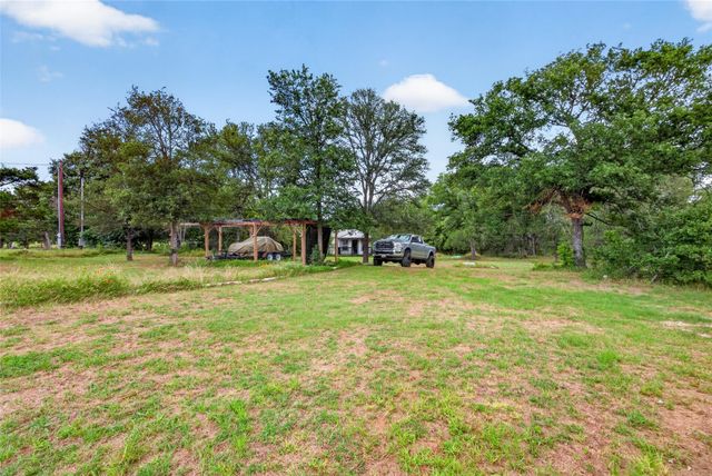266 Beaver RD, Elgin, TX 78621