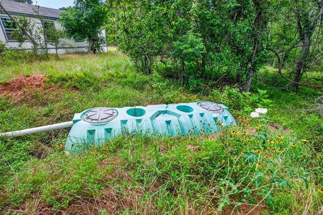 266 Beaver RD, Elgin, TX 78621