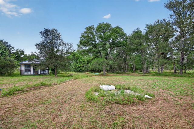 266 Beaver RD, Elgin, TX 78621