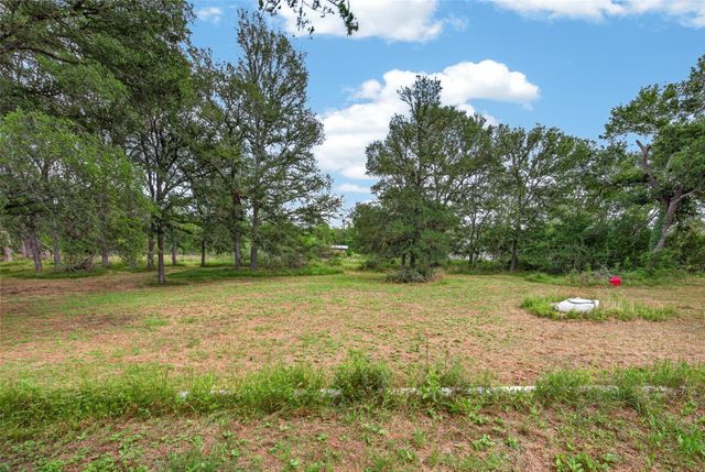 266 Beaver RD, Elgin, TX 78621