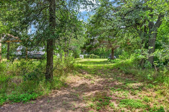 266 Beaver RD, Elgin, TX 78621