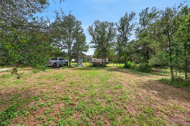 266 Beaver RD, Elgin, TX 78621