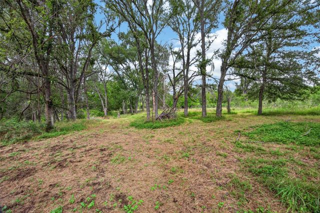 266 Beaver RD, Elgin, TX 78621
