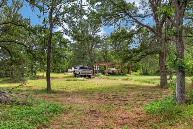 266 Beaver RD, Elgin, TX 78621