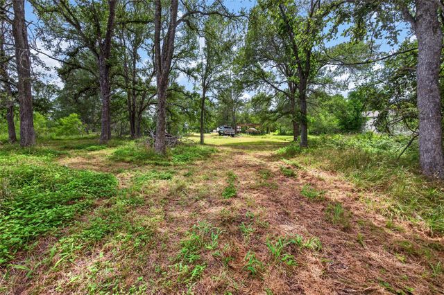 266 Beaver RD, Elgin, TX 78621