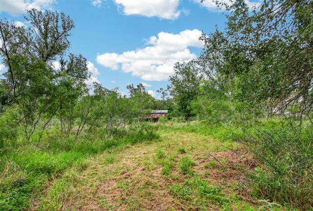 266 Beaver RD, Elgin, TX 78621
