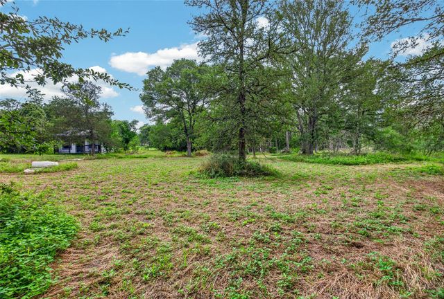 266 Beaver RD, Elgin, TX 78621