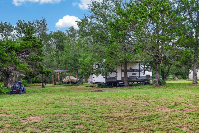 266 Beaver RD, Elgin, TX 78621