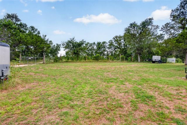 266 Beaver RD, Elgin, TX 78621