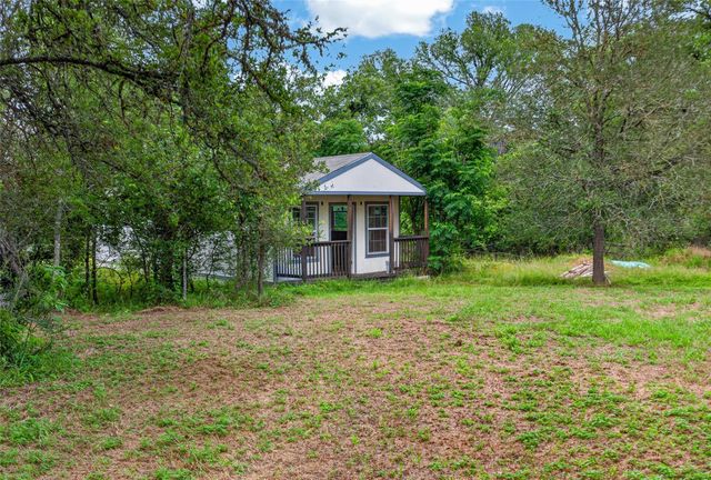 266 Beaver RD, Elgin, TX 78621