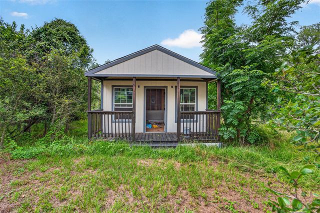 266 Beaver RD, Elgin, TX 78621