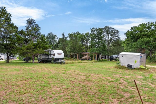266 Beaver RD, Elgin, TX 78621