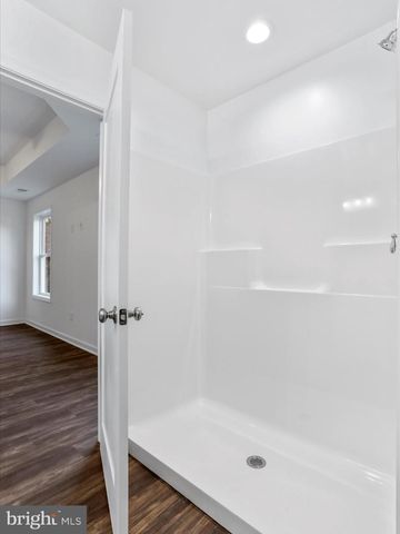 615 N WESTERN AVE, Martinsburg, WV 25404