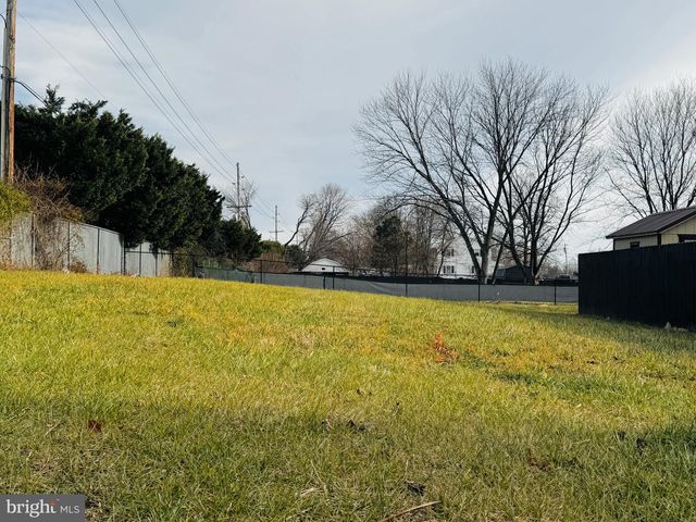 615 N WESTERN AVE, Martinsburg, WV 25404