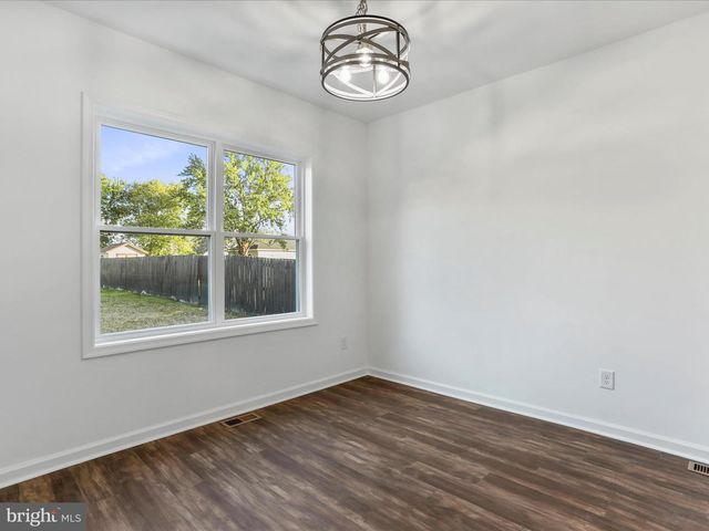 615 N WESTERN AVE, Martinsburg, WV 25404