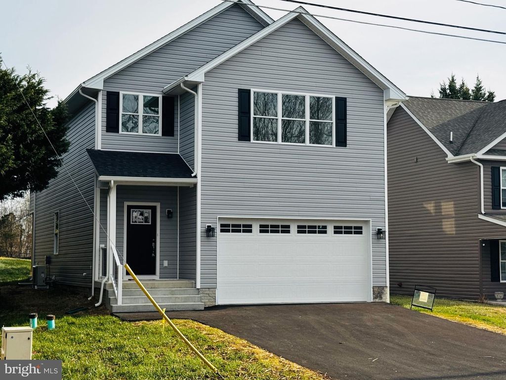 615 N WESTERN AVE, Martinsburg, WV 25404