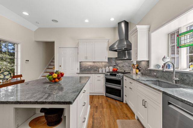 12 Pond Street, Brewster, MA 02631