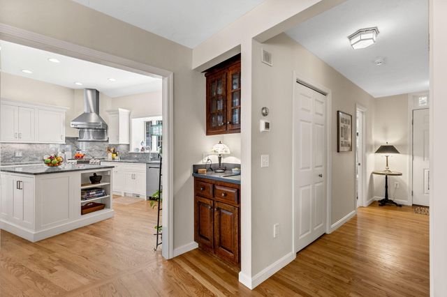 12 Pond Street, Brewster, MA 02631